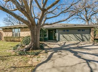 2221 Shady Grove Dr, Bedford, TX 76021