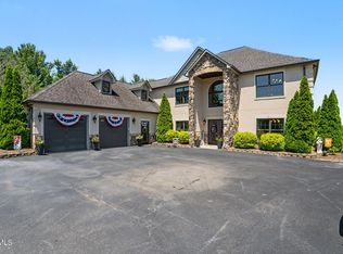 134 Country Acres Dr, Elizabethton, TN 37643