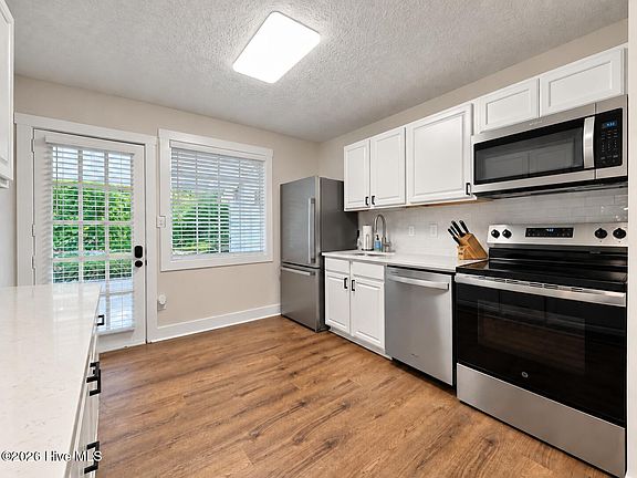 5th image of 116 Winburn St
