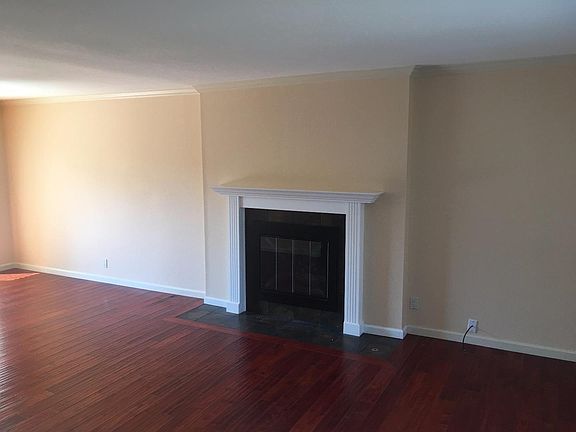 5th image of 1965 Ascot Dr APT 1