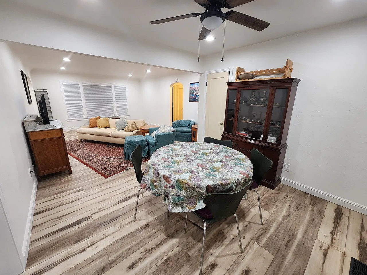 2 bed, 1200 sqft, $2,700 — Photo 3