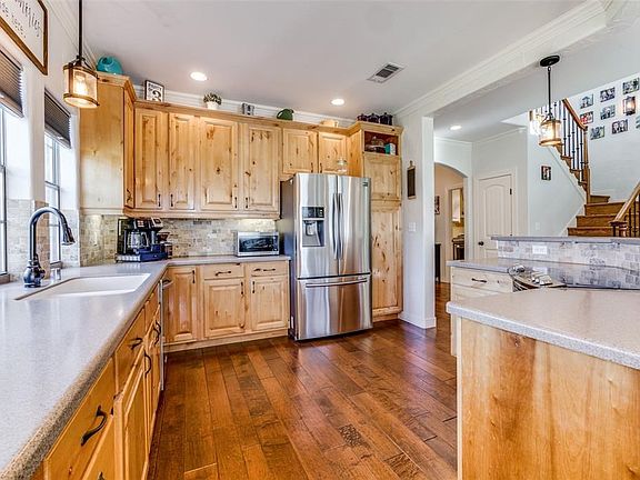 3rd image of 102 Northview Dr