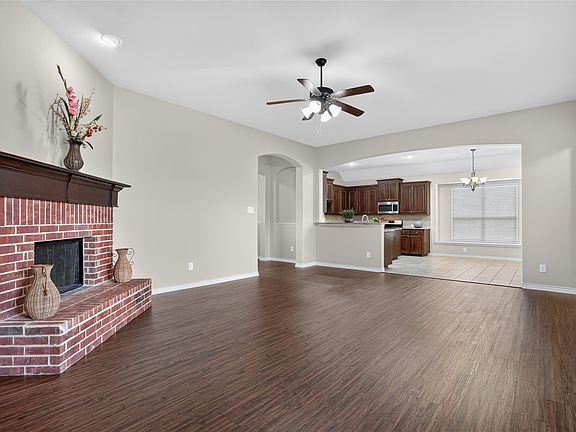 3rd image of 1500 Wren St