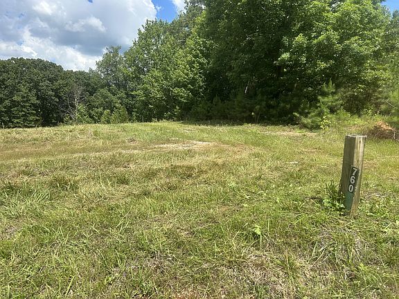 4th image of 760 Chestnut Hill Rd