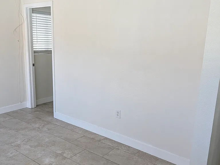 305 N 15th St #D — Photo 12
