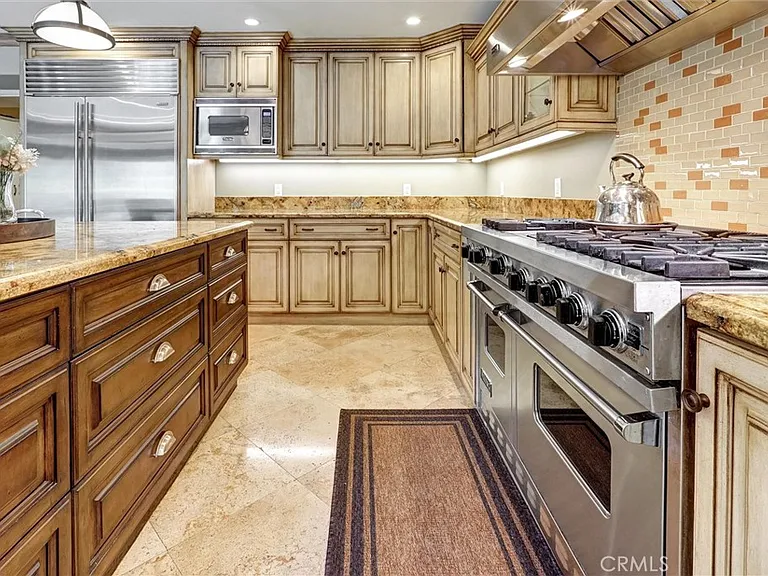 4751 Topeka Dr — Photo 19