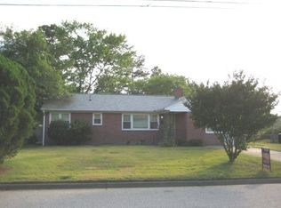 15 Woodbridge Dr, Hampton, VA 23666