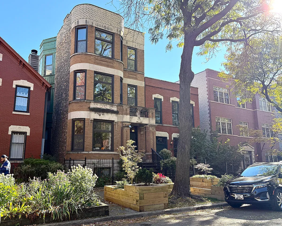 3 bed, 1100 sqft, $3,500 — Photo 1