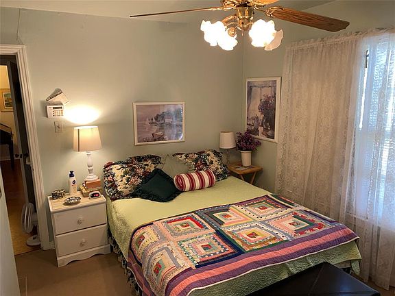 5th image of 3458 Moberly St
