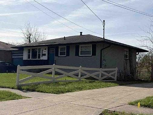 2nd image of 3329 Alexis Rd