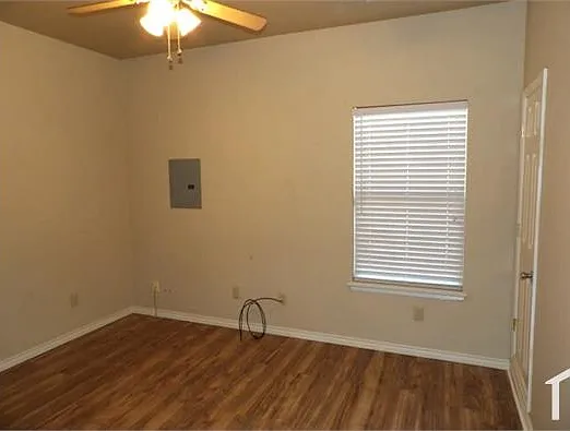 215 W East Ave — Photo 5