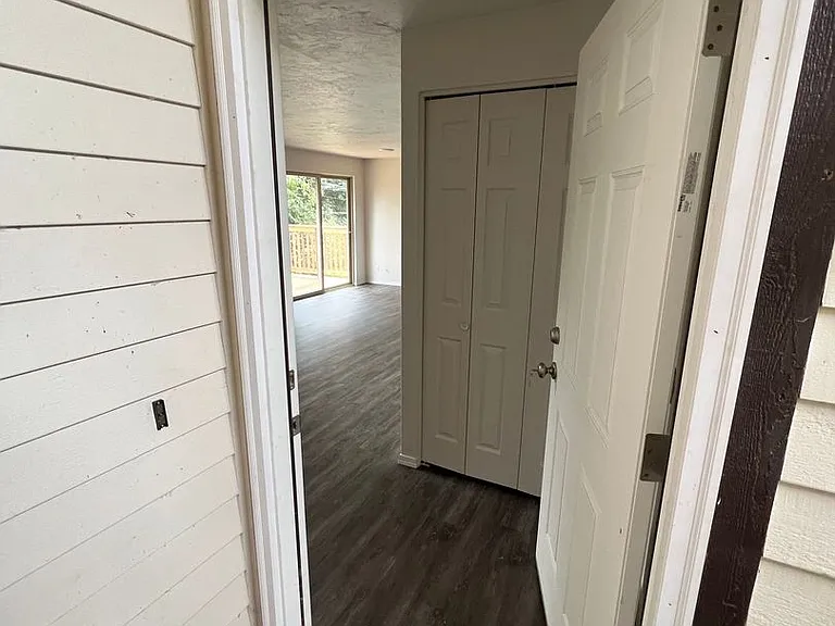 850 W 12th Ave — Photo 1