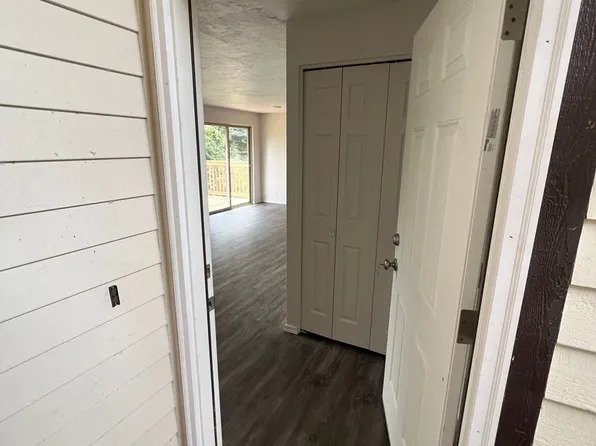 850 W 12th Ave, 850 W 12th Ave APT 3, Eugene, OR 97402