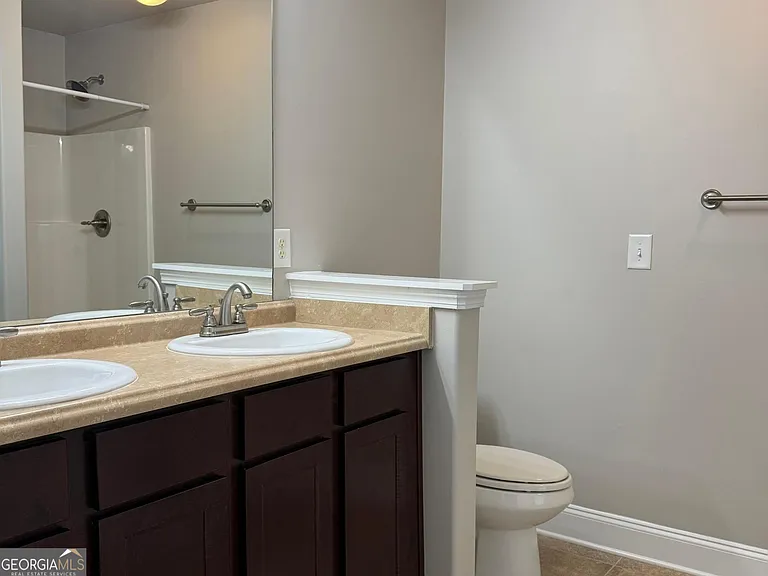125 Leland Ln — Photo 17