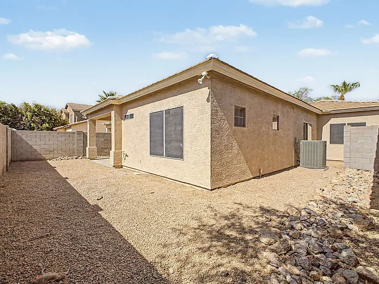 2050 N Arbor Ln — Photo 36