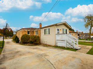 5417 W 99th St, Oak Lawn, IL 60453