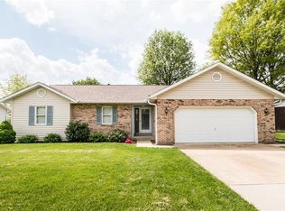 512 Paul Dr, Waterloo, IL 62298