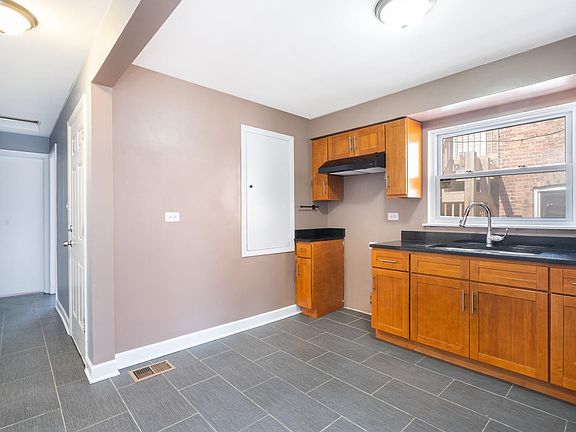 5th image of 6406 S Albany Ave #2