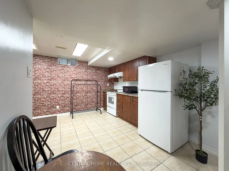 25 Eastvale Dr #BASEMENT — Photo 6