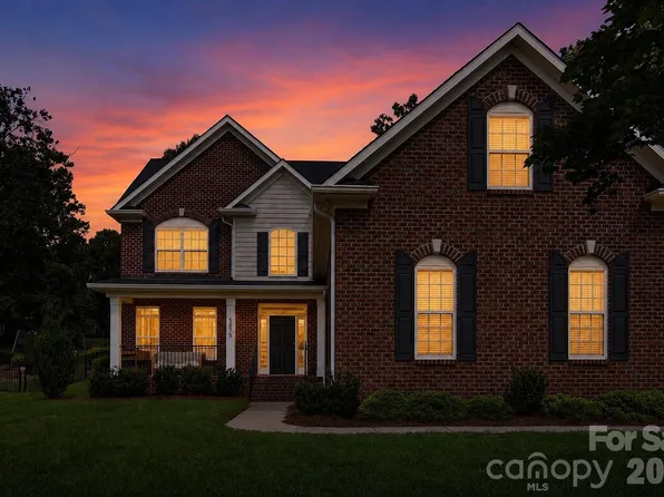 5875 Tipperary Dr, Denver, NC 28037