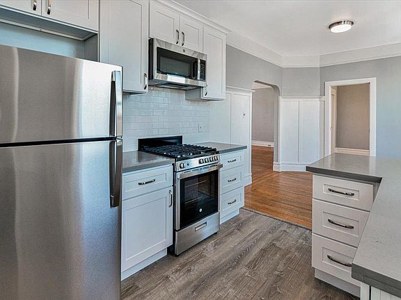 4th image of 2281 Chestnut St