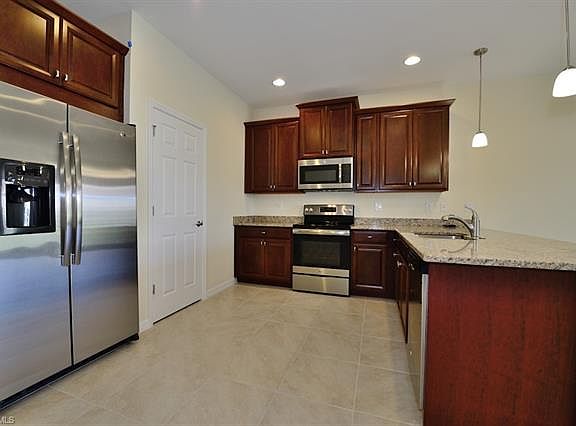5th image of 10822 Alvara Point Dr