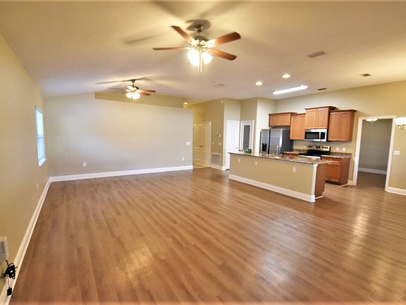 3rd image of 1576 Donegal Dr