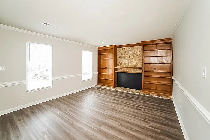 5025 Mereworth Ct — Photo 2