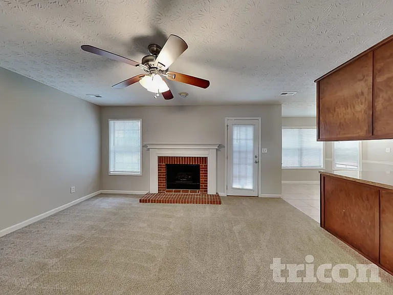 235 Red Maple Dr — Photo 3