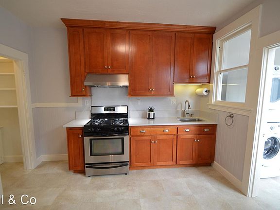 3rd image of 1143 Kansas St