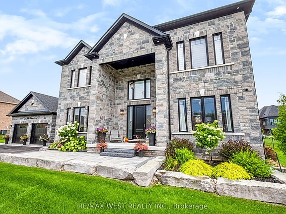 3rd image of 39 McKeown St