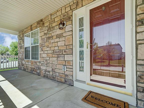 4th image of 944 Lakeland Dr