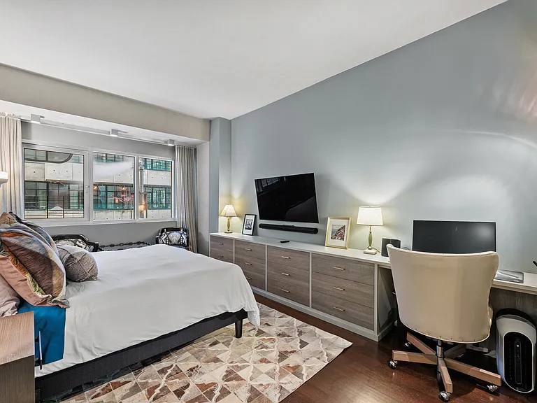 519 W 23rd St #3 — Photo 21