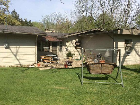3rd image of 18 Brady Ct