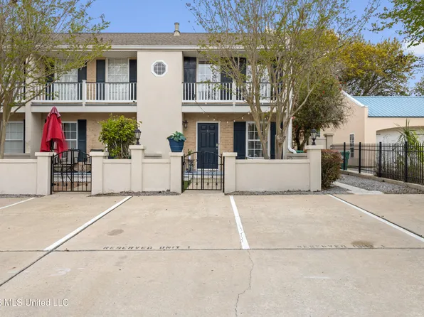 105 Demontluzin Ave APT 1, Bay Saint Louis, MS 39520