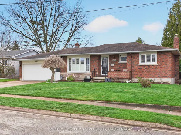 6410 Sherwood Rd, Niagara Falls, ON L2E 5M1