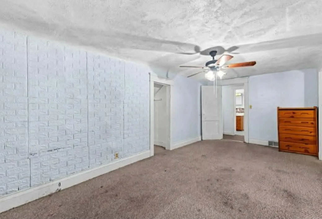 3 bed, 1000 sqft, $1,200 — Photo 4