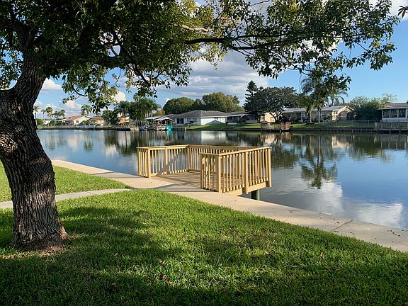 3rd image of 4042 Sunray Dr