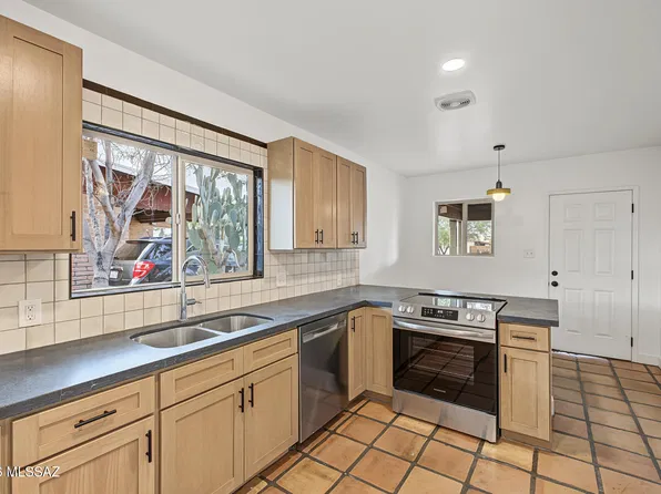 5632 E 4th St, Tucson, AZ 85711
