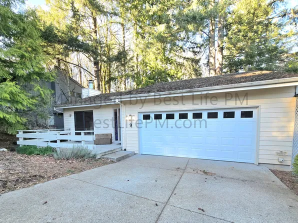 9 Mountain Cir, Lake Oswego, OR 97035