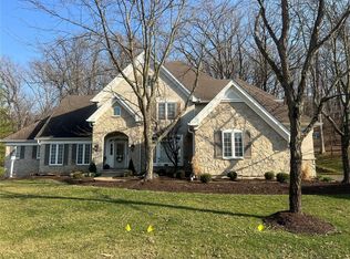 1402 Country Lake Estates Dr, Chesterfield, MO 63005