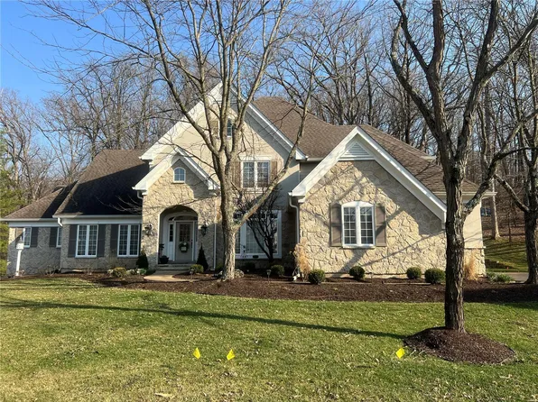 1402 Country Lake Estates Dr, Chesterfield, MO 63005