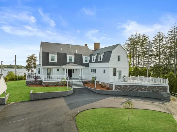 8 Gresh Cir #E, Buzzards Bay, MA 02532