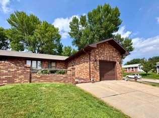 1 Indian Hills Dr, Kearney, NE 68847