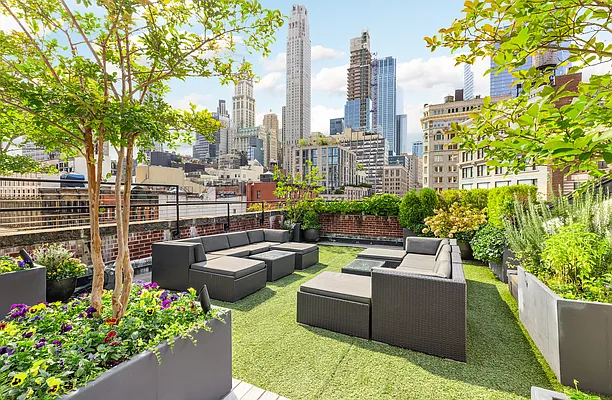 Sold by Compass | media 1