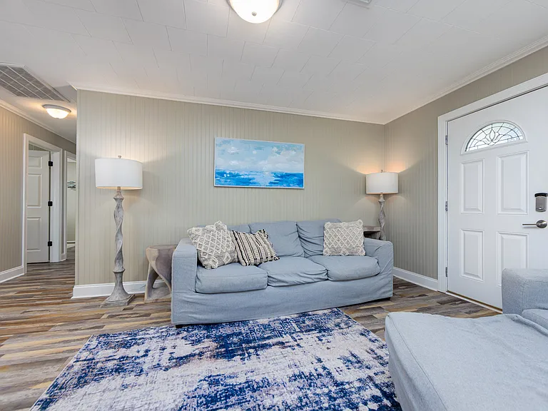 1629 Sir Walter Rd #1 — Photo 3