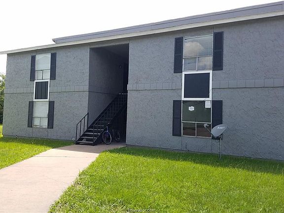 4th image of 2808-2815 Cypress Bend Cir