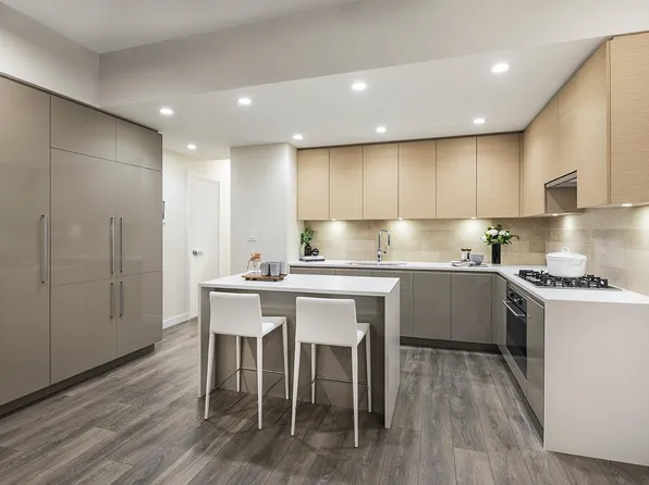 4168 Lougheed Hwy #2307, Burnaby, BC V5C 3Y6