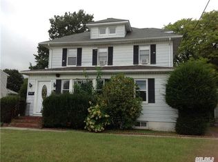 370 Newbridge Rd, Hicksville, NY 11801