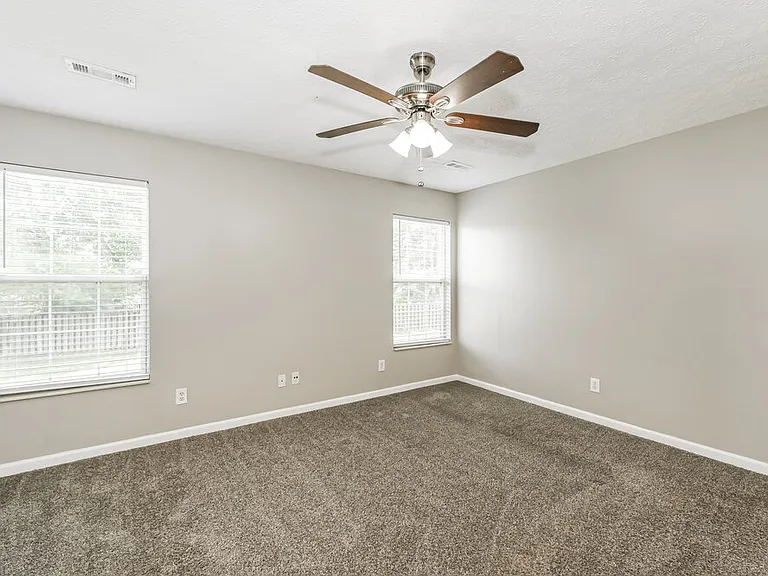 207 Fairfield Dr — Photo 9